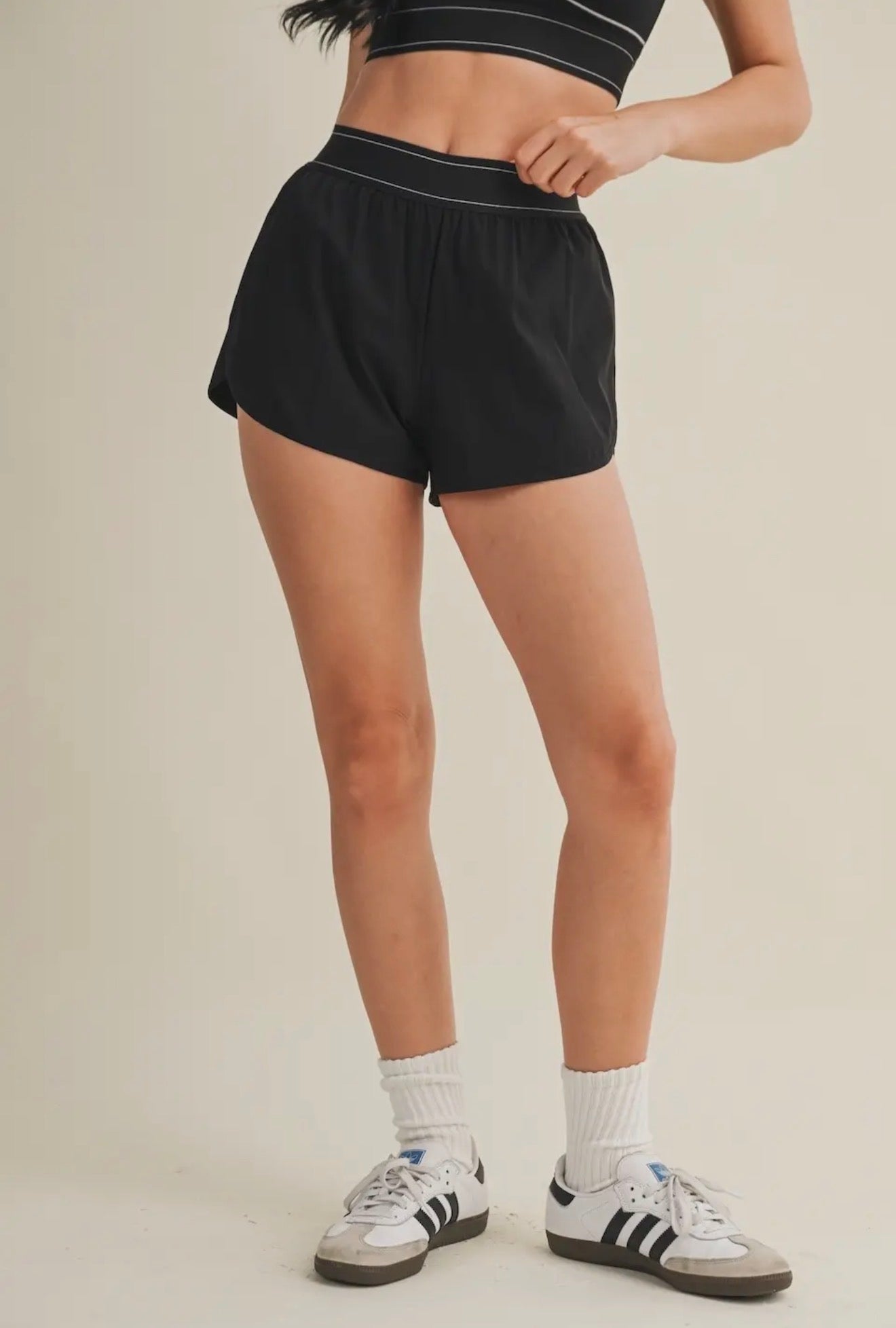 Lightweight shorts with elastic waistband