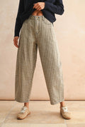 Checkered barrel jeans