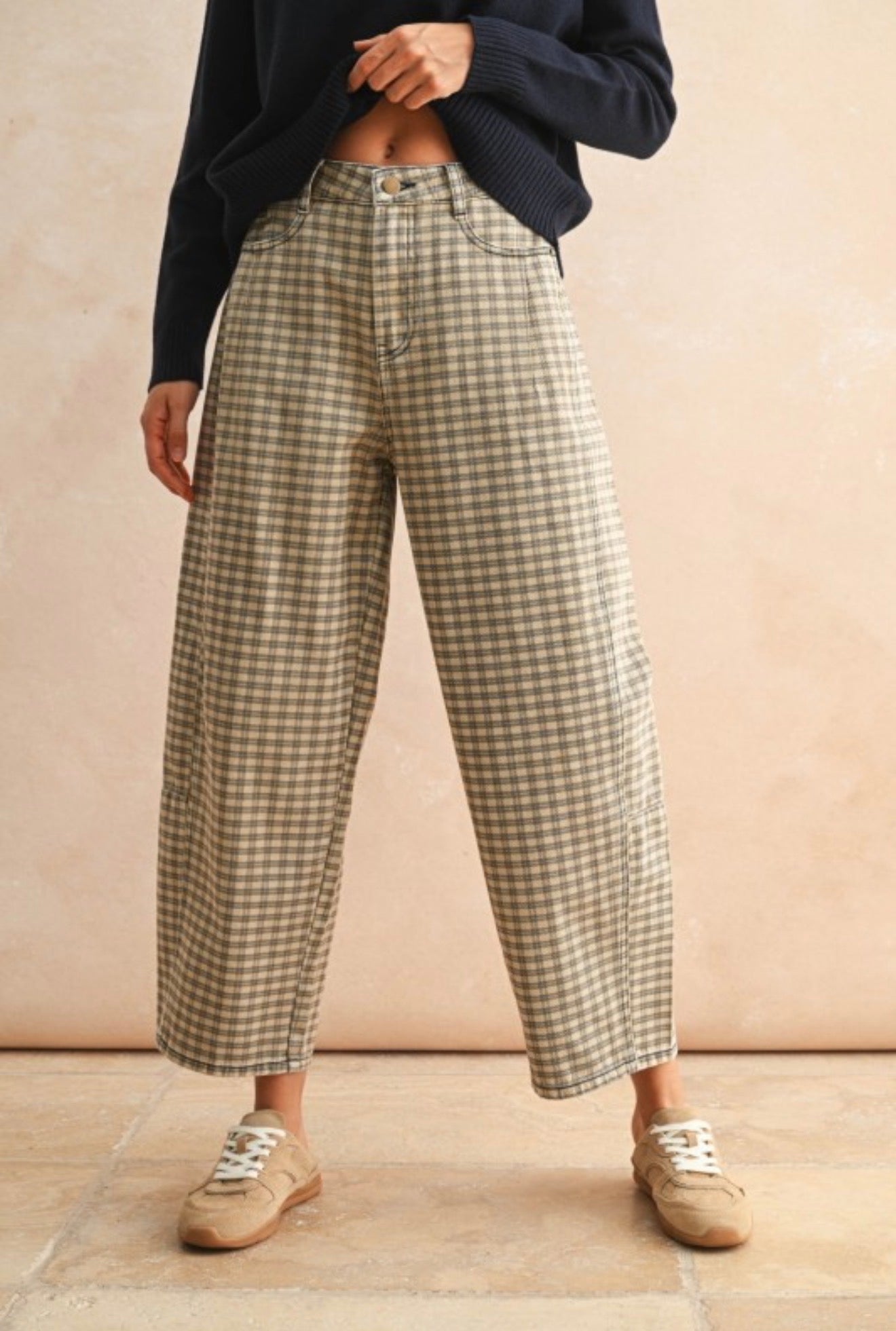 Checkered barrel jeans